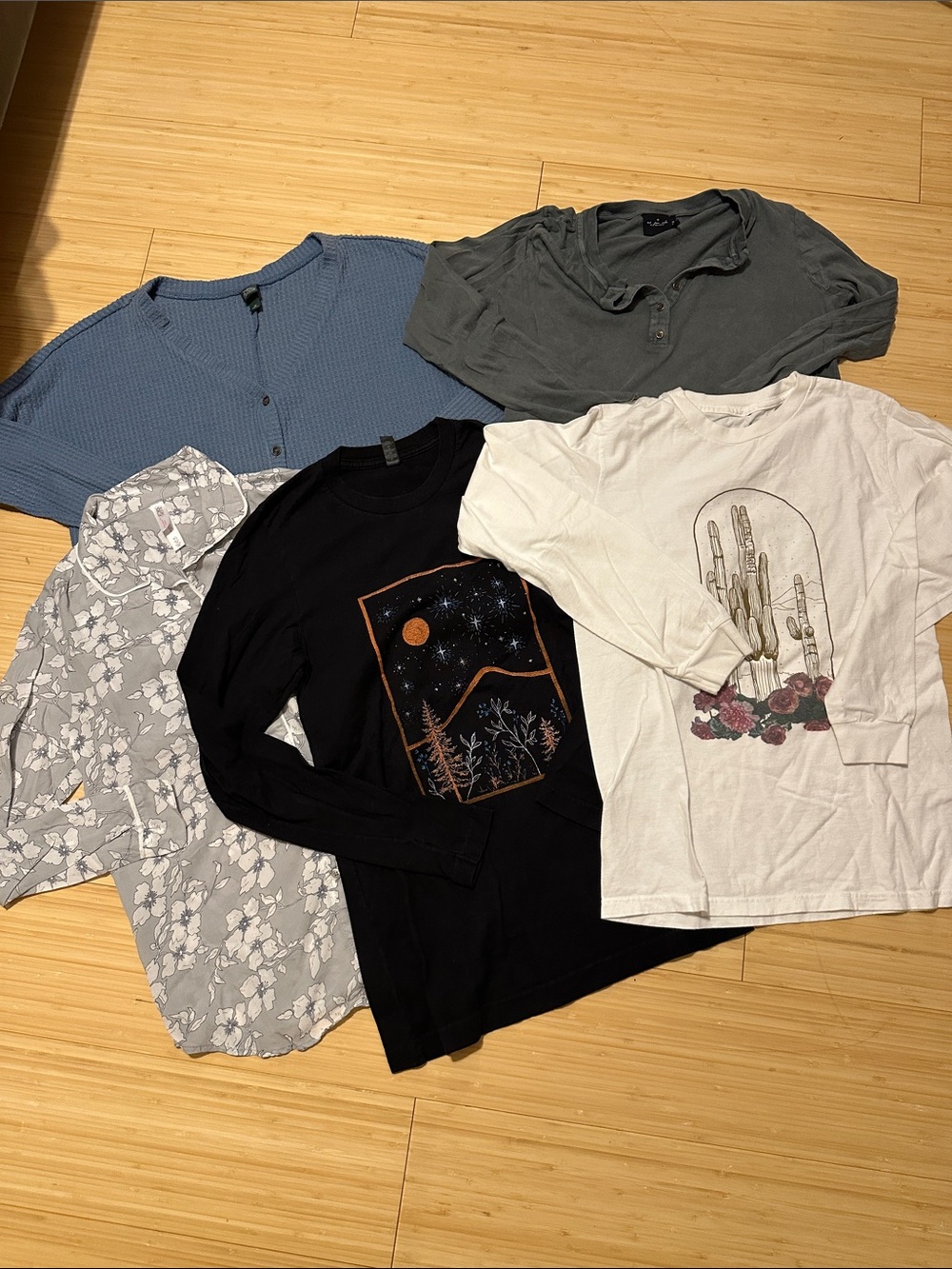 Bundle women’s long sleeve tops